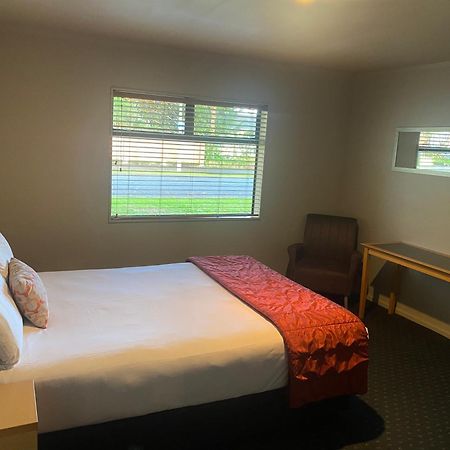 Bentleys Motor Inn Палмерстон-Норт Экстерьер фото