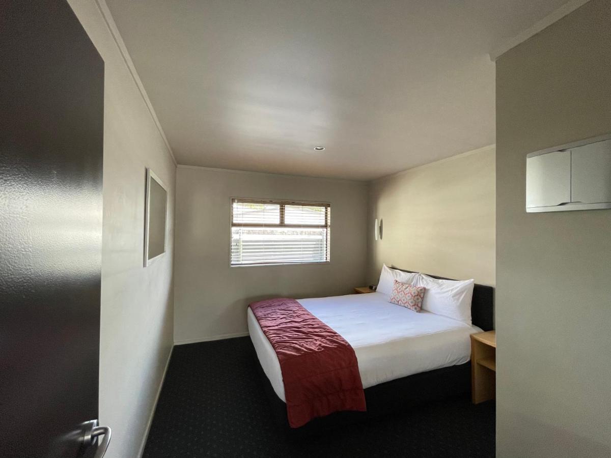 Bentleys Motor Inn Палмерстон-Норт Экстерьер фото